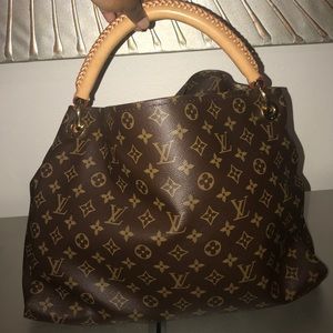 Louis Vuitton Artsy MM